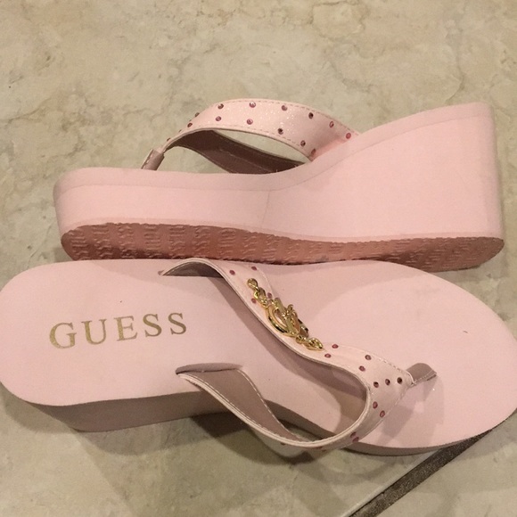 Guess platform flip flop - Picture 4 of 8